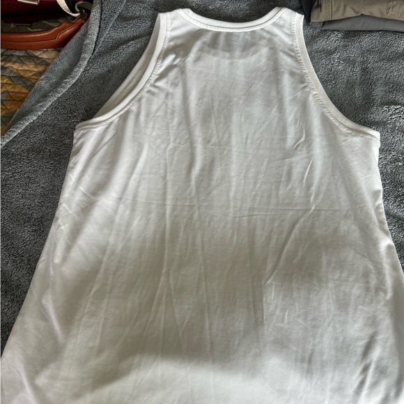 Nike sleeveless active wear top - Picture 3 of 3